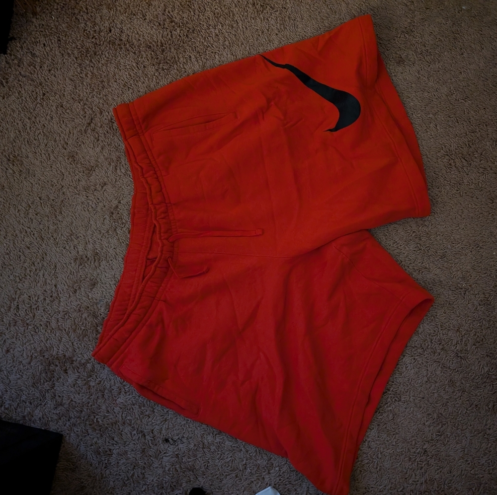 4 XL Nike shorts